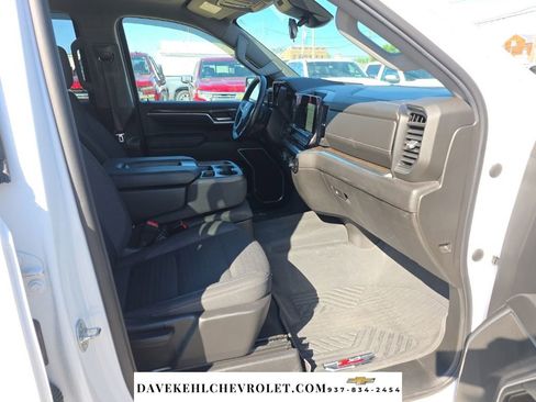 Used 2022 Chevrolet Silverado 1500 RST AWD/4WD image 32