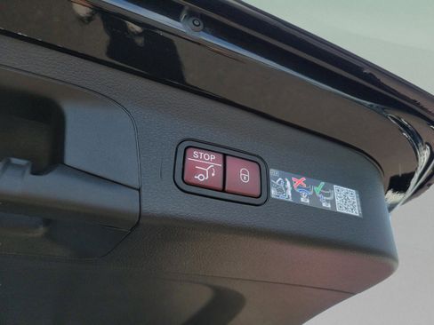 New 2026 Mercedes-Benz GLS 450 4MATIC image 30