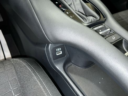 Used 2023 Honda HR-V LX image 17