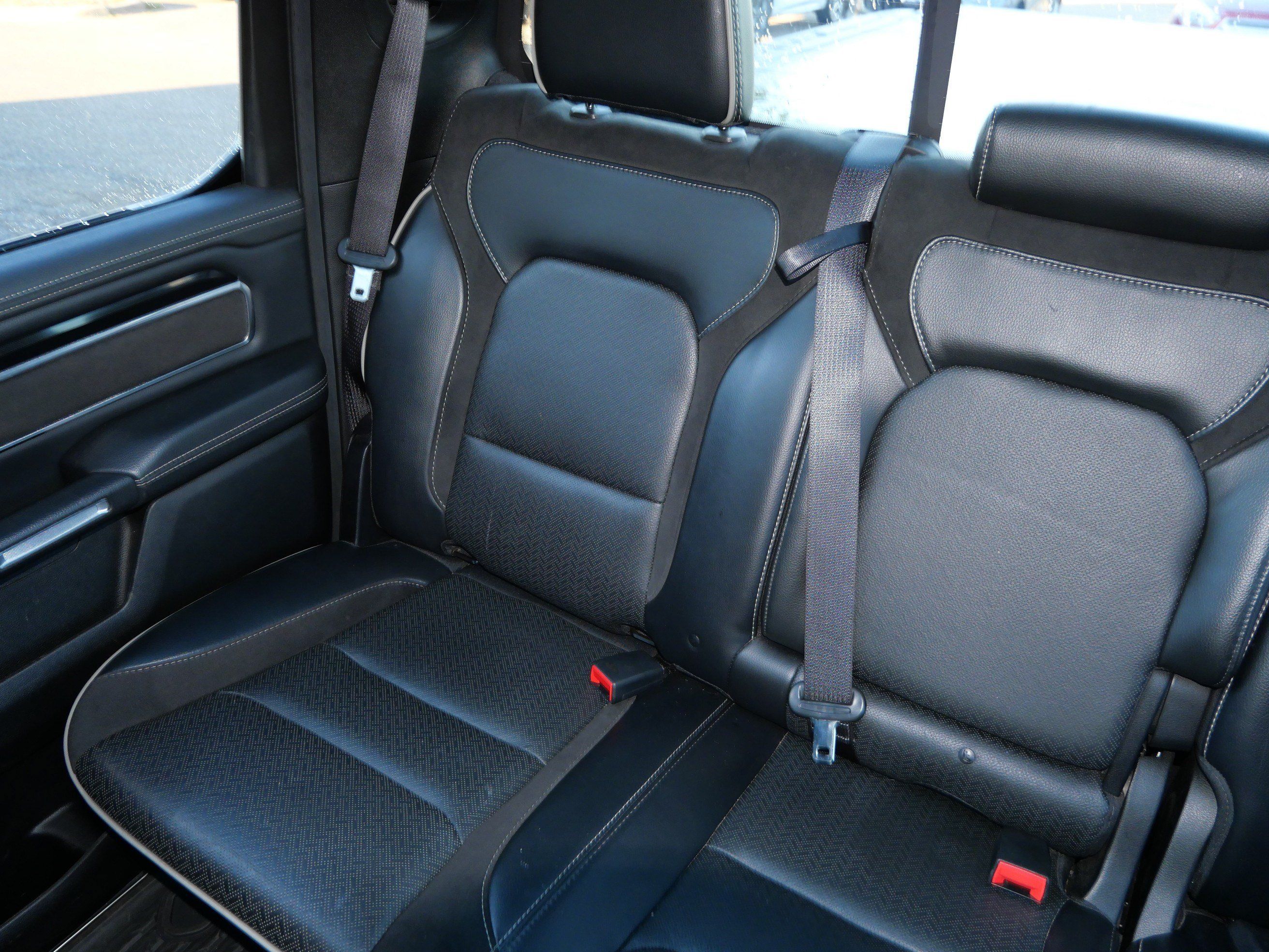 Used 2022 RAM 1500 Laramie AWD/4WD image 12