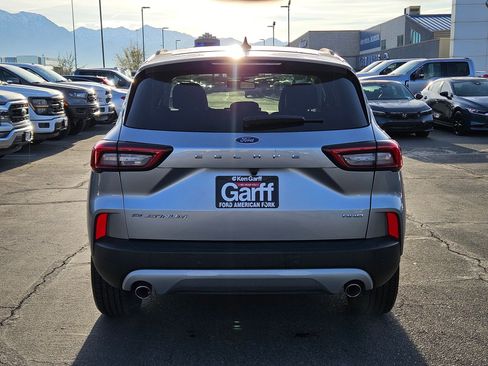 Used 2023 Ford Escape Platinum image 7