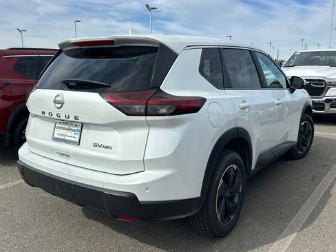 Certified 2024 Nissan Rogue SV image 5