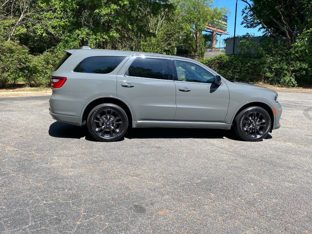 Used 2021 Dodge Durango GT w/ Blacktop Package AWD/4WD image 4
