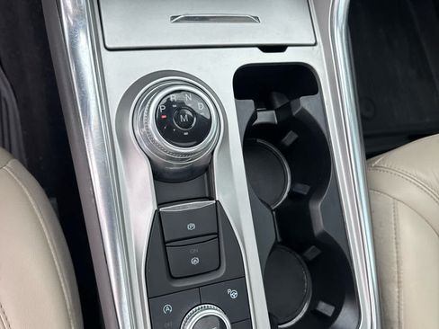 Used 2020 Ford Explorer Platinum w/ Premium Technology Package AWD/4WD image 37