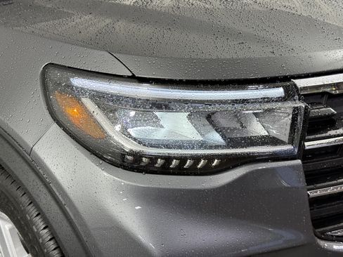 New 2026 Ford Explorer Active w/ Active Comfort Package RWD image 7