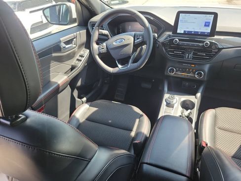 Used 2025 Ford Escape ST-Line Select AWD/4WD image 13