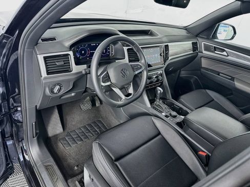 Used 2023 Volkswagen Atlas Cross Sport SE w/ Panoramic Sunroof Package AWD/4WD image 9