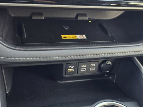 Used 2024 Toyota Highlander XLE AWD/4WD image 20