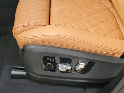 New 2026 BMW X7 xDrive40i w/ Executive Package image 8