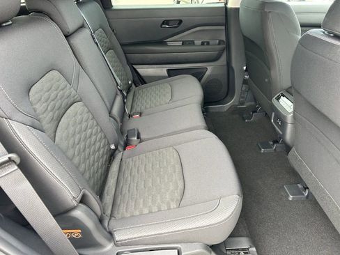 New 2025 Nissan Pathfinder SV image 11