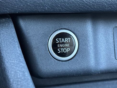 Used 2023 Nissan Rogue SV FWD image 21