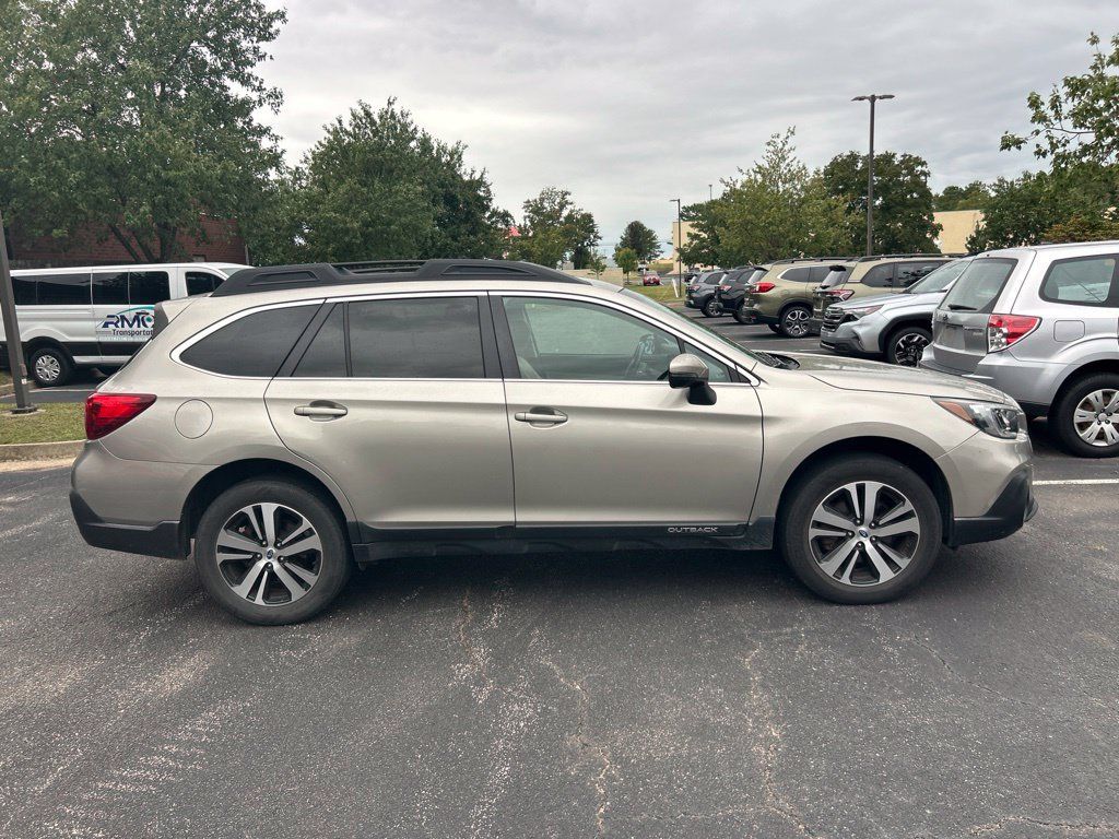 Used 2019 Subaru Outback 3.6R Limited AWD/4WD image 2
