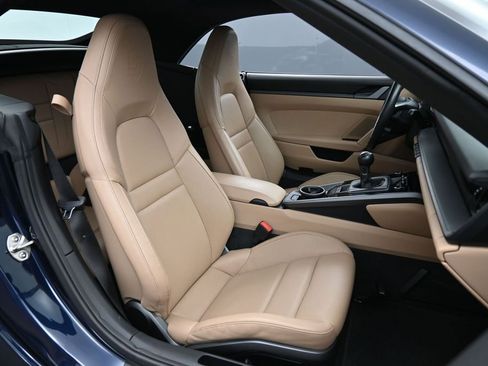 Certified 2022 Porsche 911 Carrera S RWD image 28