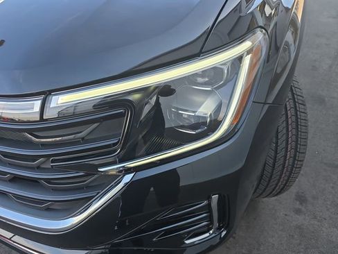 New 2026 Volkswagen Atlas Cross Sport SEL Premium R-Line image 25