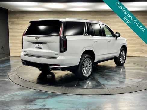 Used 2024 Cadillac Escalade Premium Luxury AWD/4WD image 16