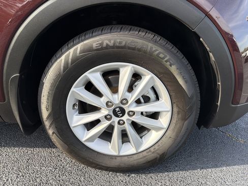 Used 2019 Kia Sorento FWD V6 image 10