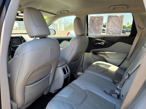 Used 2019 Jeep Cherokee Limited AWD/4WD image 14