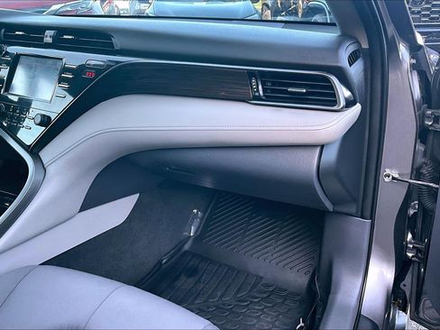 Used 2019 Toyota Camry LE image 15