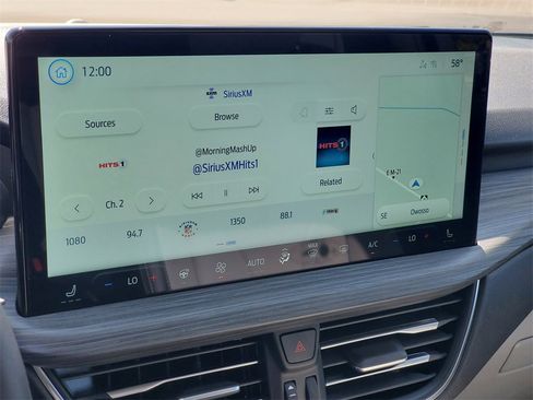 New 2025 Ford Escape SE w/ PHEV Premium Package image 15