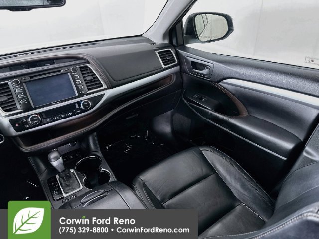 Used 2015 Toyota Highlander XLE AWD/4WD image 28