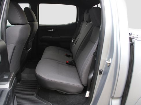 Used 2019 Toyota Tacoma image 34