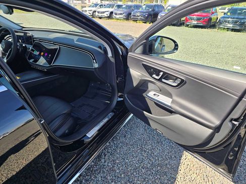 New 2026 Mercedes-Benz E 350 4MATIC Sedan image 12