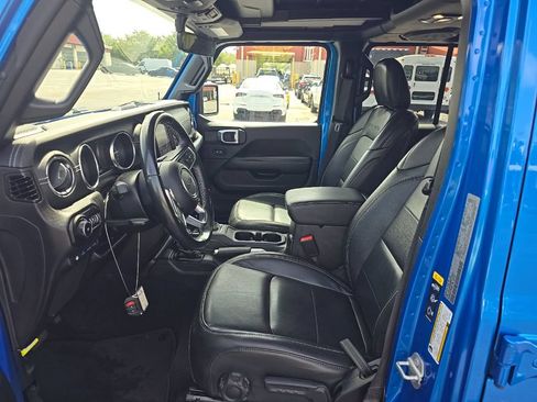 Used 2022 Jeep Wrangler Unlimited Sahara AWD/4WD image 8