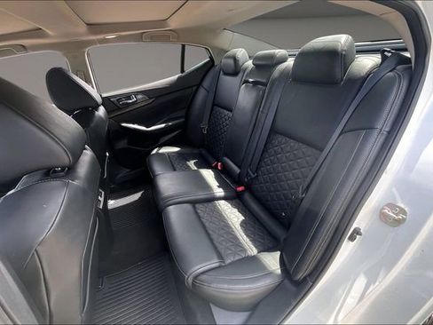 Used 2017 Nissan Maxima Platinum w/ Medallion Package FWD image 24