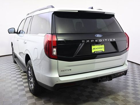 Certified 2025 Ford Expedition Active AWD/4WD image 4