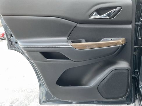 Used 2019 GMC Acadia SLE w/ Driver Alert Package I image 23