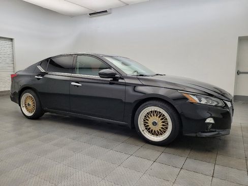 Used 2019 Nissan Altima 2.5 SV image 11