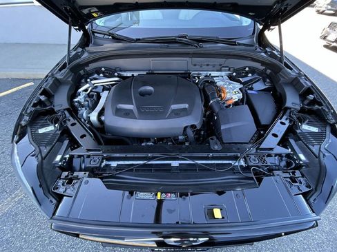 Certified 2025 Volvo XC60 T8 Core w/ Protection Package Premier image 10