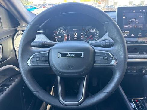 Used 2023 Jeep Compass Sport AWD/4WD image 14