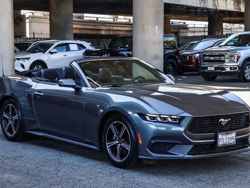 Used 2025 Ford Mustang Convertible RWD image 9
