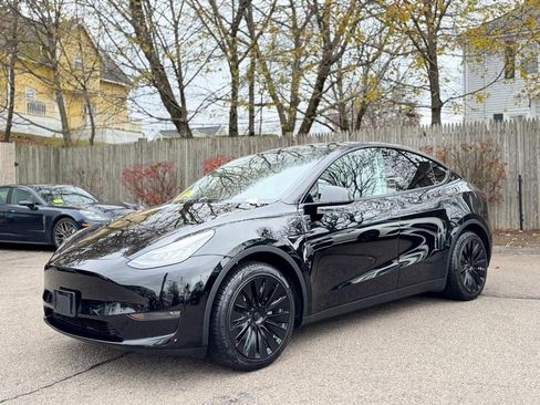 Used 2021 Tesla Model Y Long Range image 2