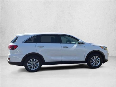 Used 2019 Kia Sorento FWD image 4