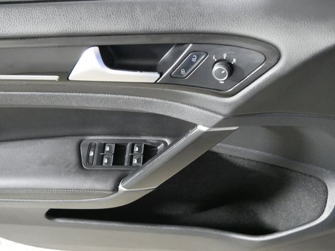 Used 2017 Volkswagen Golf SEL image 19