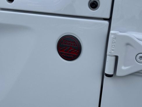 Used 2025 Jeep Wrangler Unlimited Rubicon AWD/4WD image 14