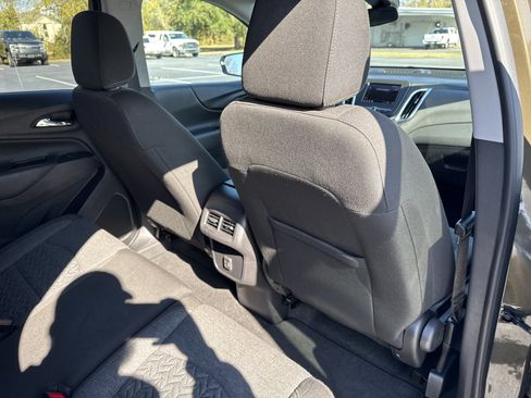 Used 2024 Chevrolet Equinox LT image 30