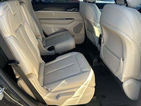 New 2025 Jeep Grand Cherokee L Limited image 15