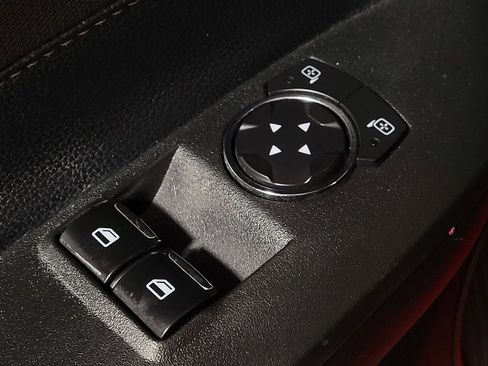 Used 2017 Ford Mustang Coupe RWD image 27