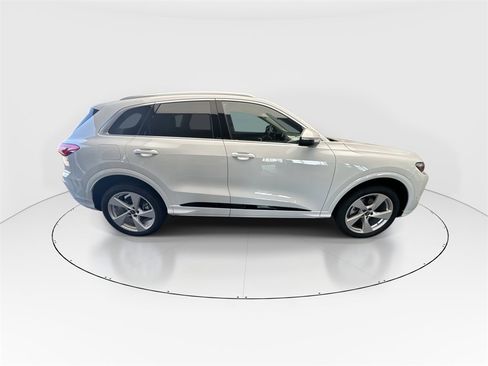 New 2025 Audi Q5 Premium Plus image 9