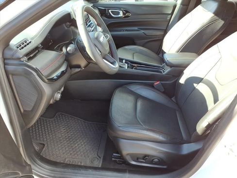 Used 2025 Jeep Compass Trailhawk w/ Trailhawk Elite Group image 11