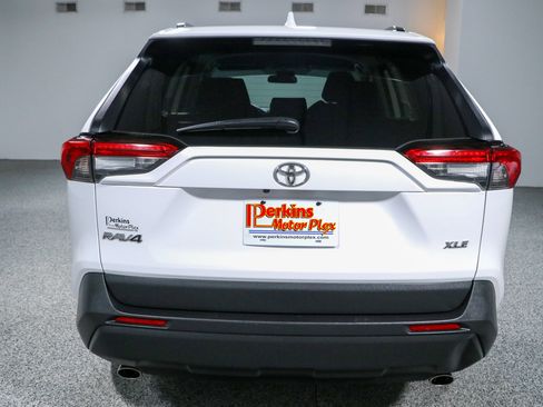 Used 2022 Toyota RAV4 XLE FWD image 8