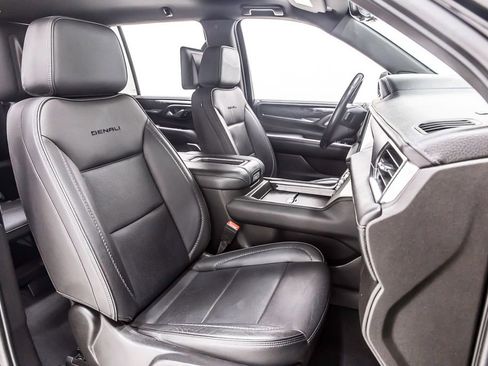 Used 2021 GMC Yukon Denali AWD/4WD image 32
