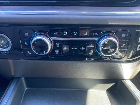 Used 2024 GMC Sierra 1500 SLT image 18