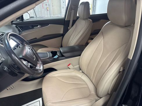 Used 2020 Lincoln Nautilus Reserve w/ Monochromatic Package AWD/4WD image 10