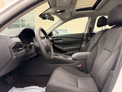 Used 2023 Honda Accord EX image 11