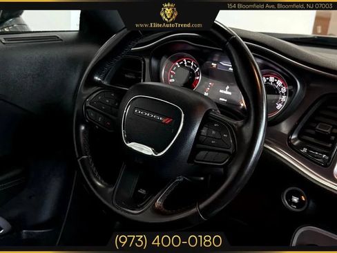Used 2020 Dodge Challenger SXT image 11