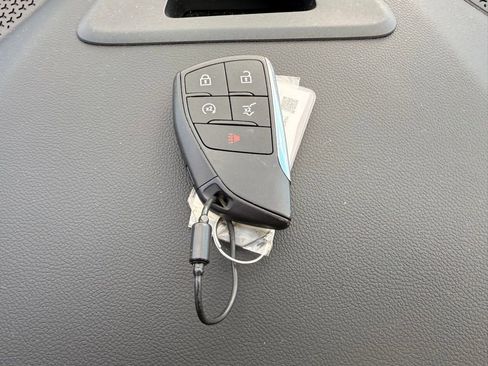 Used 2025 Chevrolet Equinox LT w/ Convenience Package II image 24